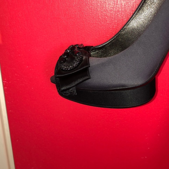 BCBGMaxAzria Platform High Heels - Picture 3 of 4